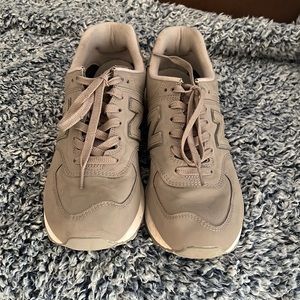 Women’s New Balance 574 size 10